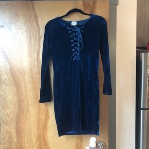 Teenplo velvet dress (nastygal)